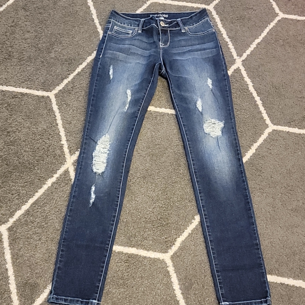 Maurices destruction skinny small regular length